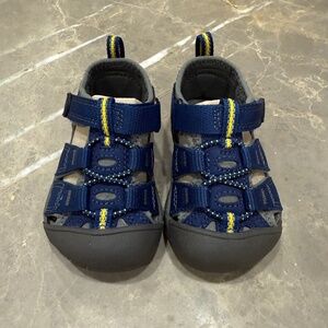 KEEN Toddler Sandals, Size 5, NEW Never Worn